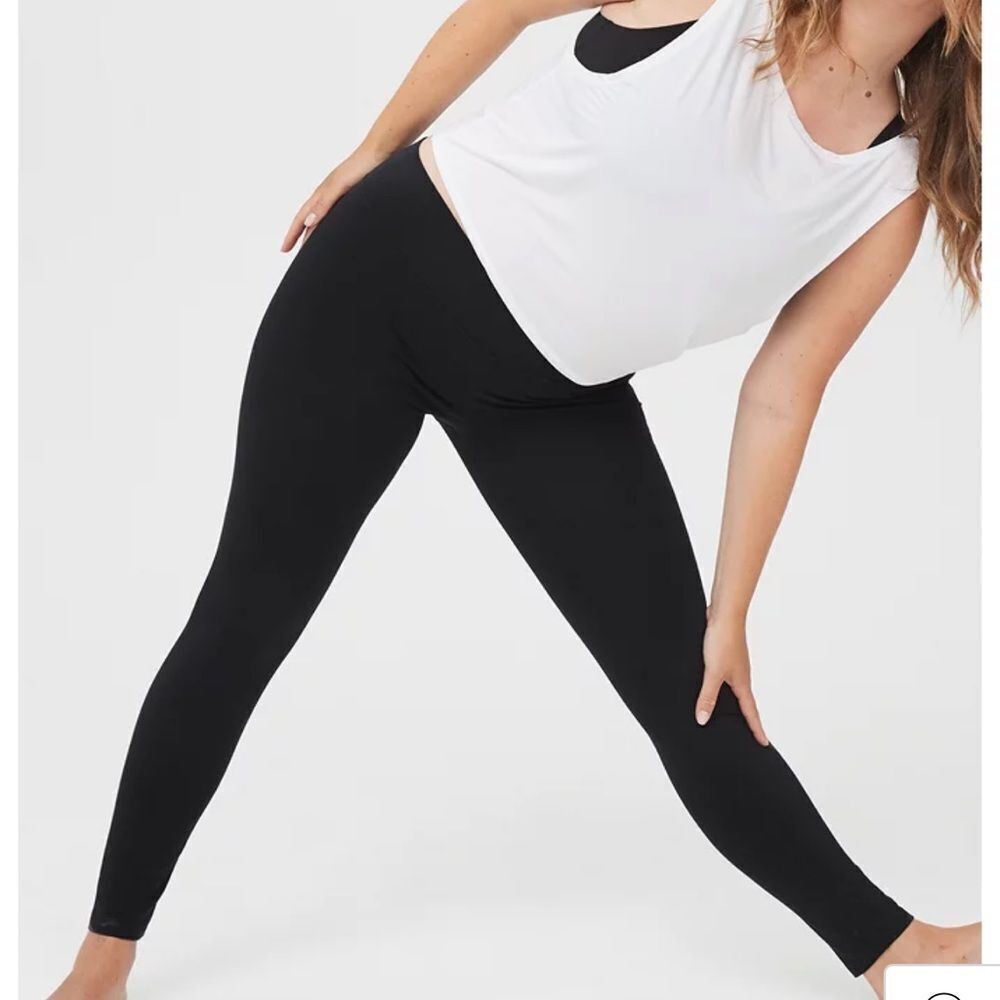Aerie Offline By‎ Aerie OG Legging Black NWT in packaging
